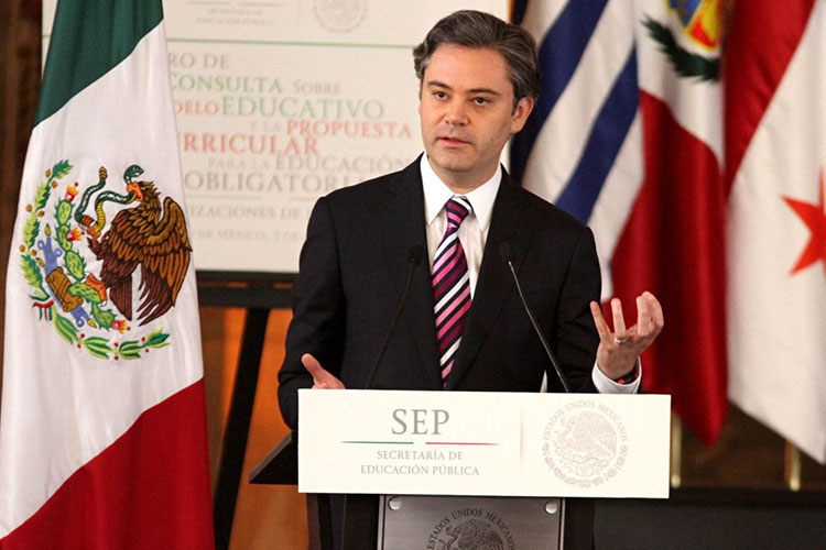 Nuño pide paciencia en implementación de la reforma educativa