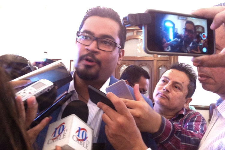 Va Orlando Guillén contra pavimentaciones “fantasmas”