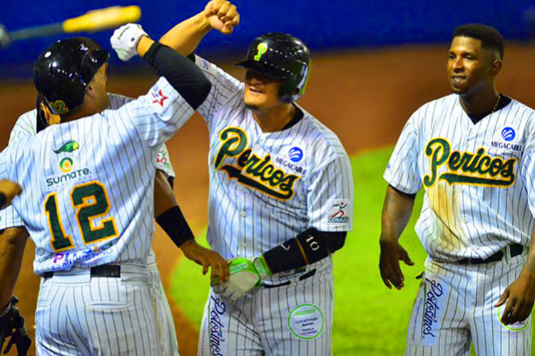 Tigres de Quintana Roo caen ante Pericos de Puebla