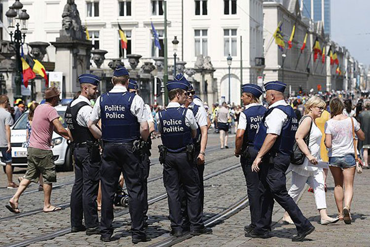 Investigan ataque con cuchillo a un sacerdote en Bélgica