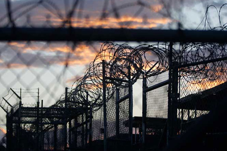 EU transfiere 15 presos de Guantánamo a Emiratos Árabes Unidos
