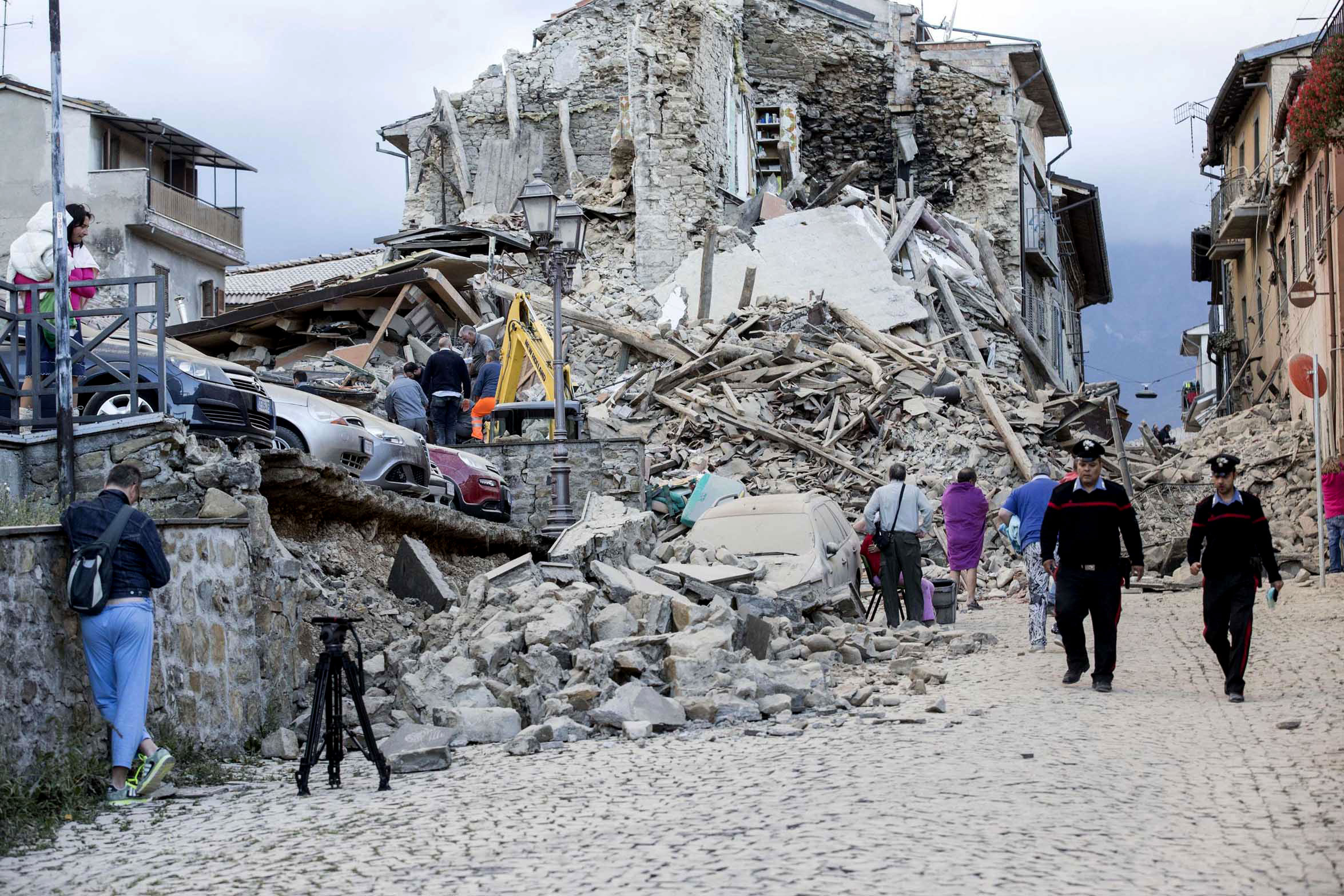 Decreta Italia para este sábado jornada de luto nacional por sismo