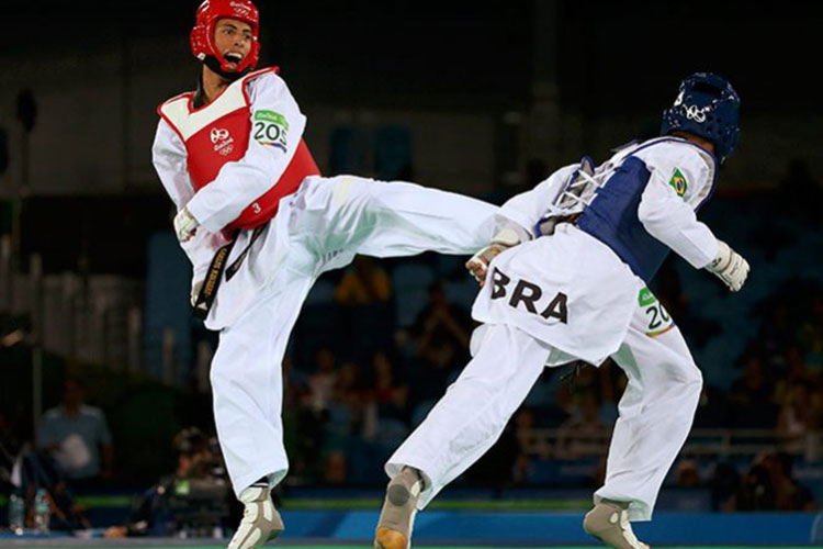 Manjarrez y Navarro, a semifinales en taekwondo