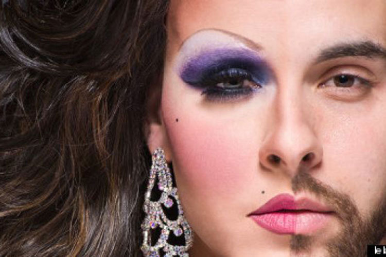 Juez bloquea instrucción de Obama en beneficio de transexuales
