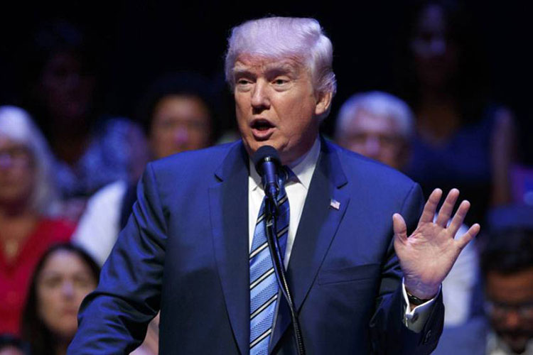 Trump se desploma en las encuestas
