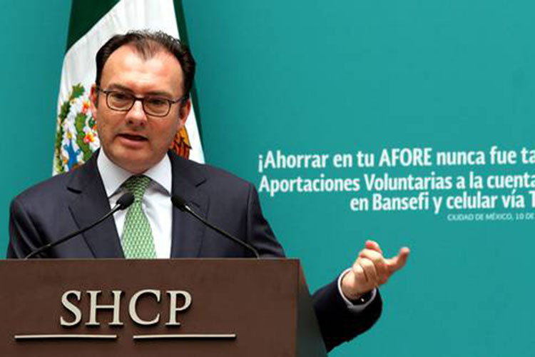 Trabajadores deben aportar más para sus pensiones: SHCP