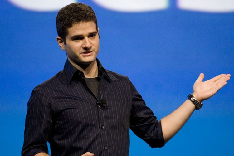Un fundador de Facebook dona 20 mdd para derrotar a Trump
