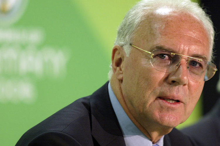 Beckenbauer es sometido a cirugía a corazón abierto