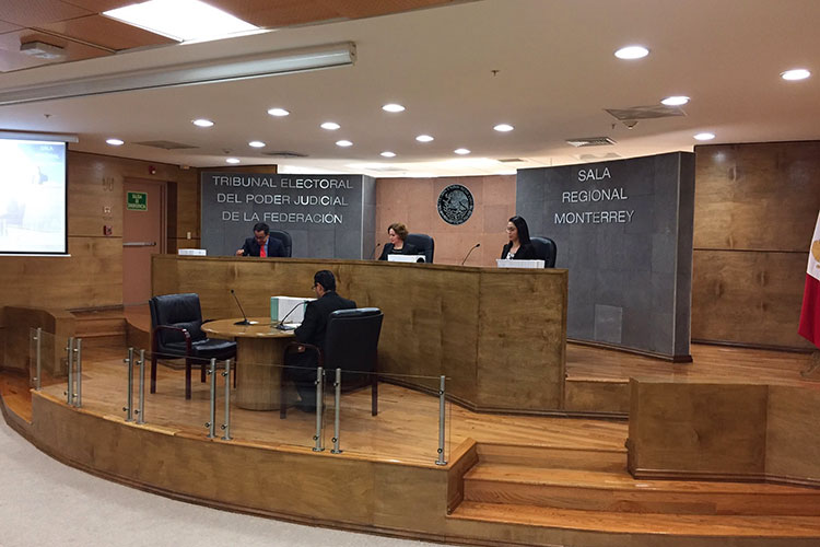 Punto por Punto Por la puerta trasera