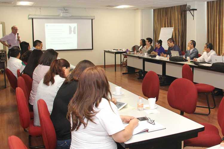 Busca UAT potenciar la dirección de Tesis Doctoral