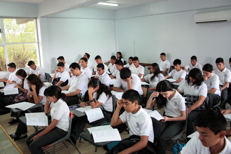El 8% de 126 mil alumnos de Cbtis van a desertar: Director