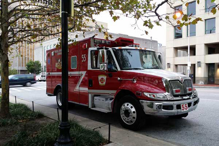 Paciente que robó ambulancia en EU; Encarcelado