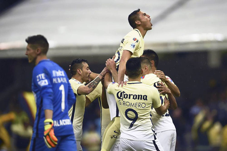 America vence 2 – 1 al Pumas