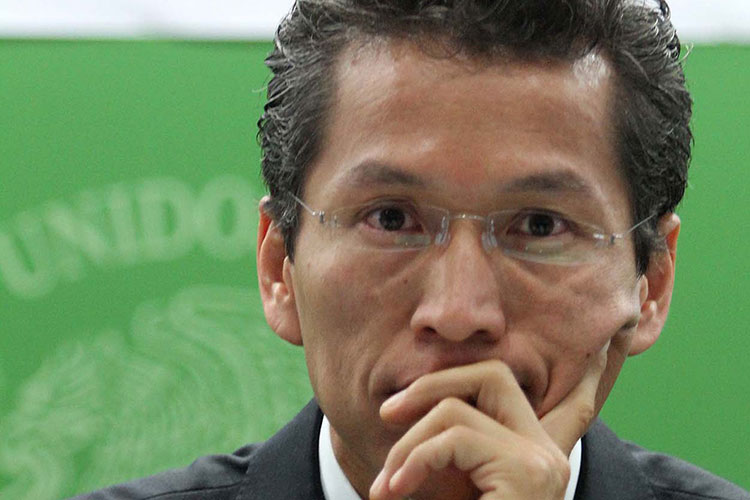 Aristóteles Núñez presenta su renuncia al frente del SAT