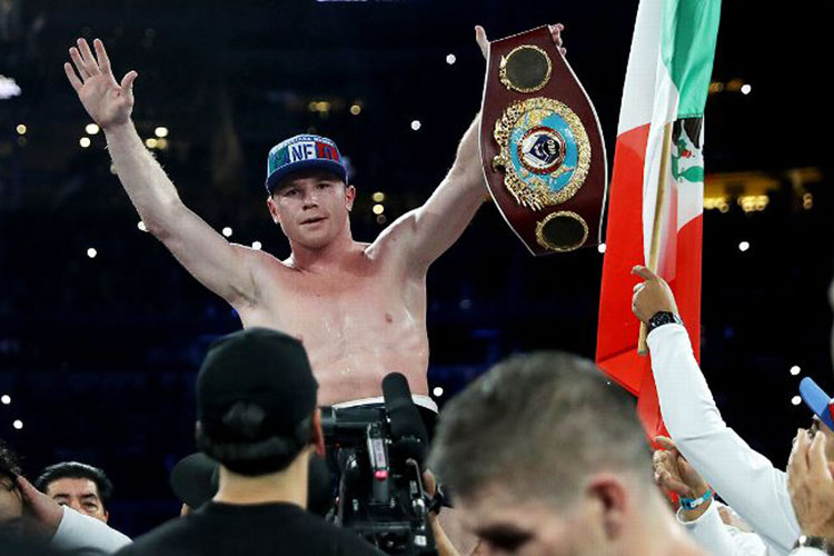 “Canelo” Álvarez noquea y es nuevo campeón