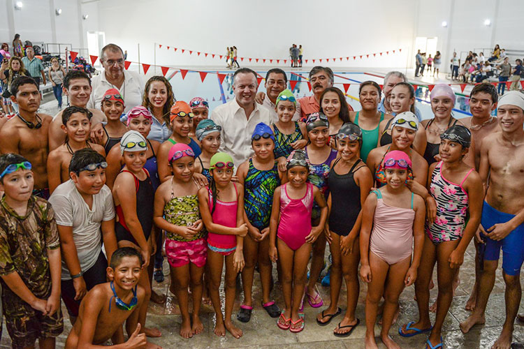 Inaugura Alcalde Canturosas centro acuático villas