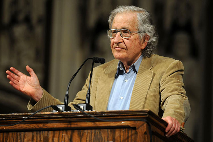 “Malestar social amenaza la democracia”: Chomsky
