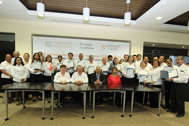 Certifica los CIEES calidad de 15 licenciaturas de la UAT