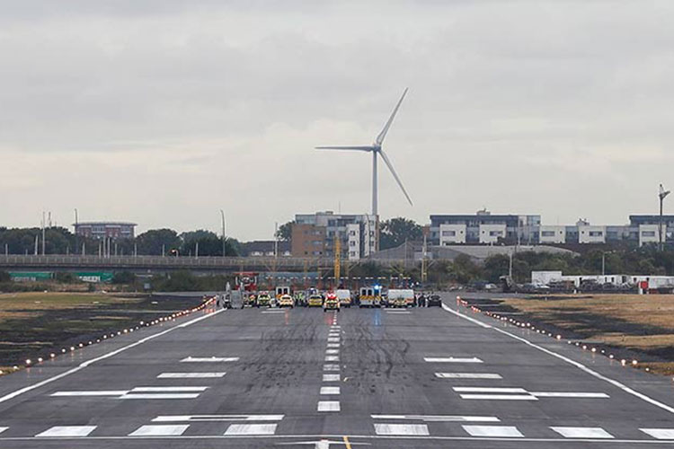 Manifestantes bloquean aeropuerto en Londres