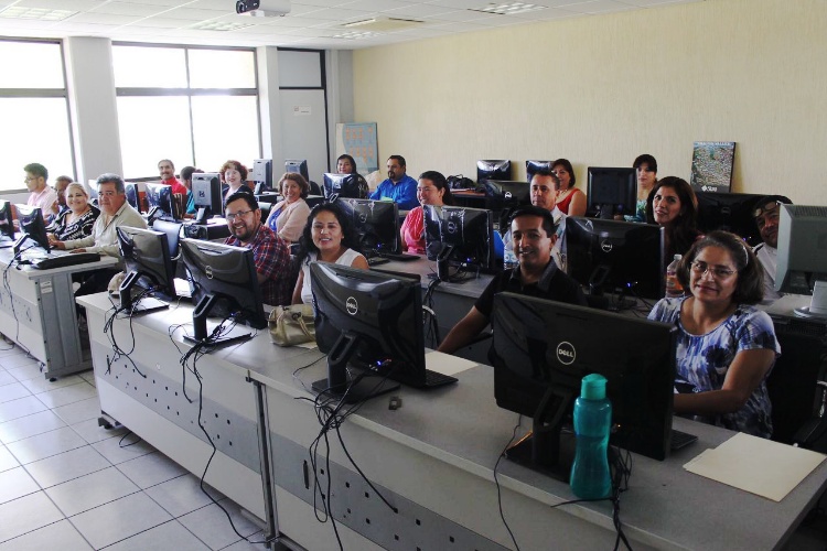 Participan docentes en jornada de tutoría para evaluación del desempeño