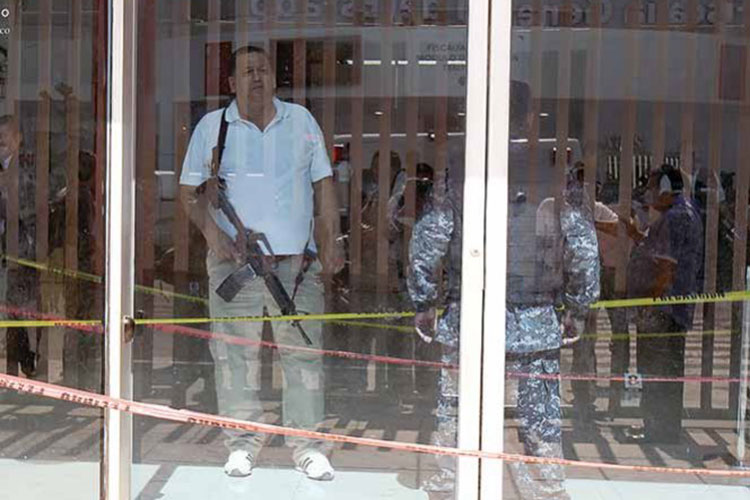 Refuerzan la seguridad en Fiscalía; graves, 3 trabajadoras