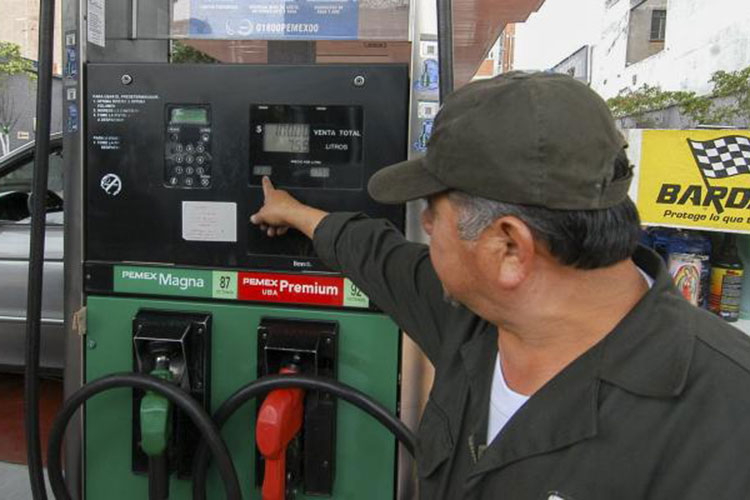 Prevén se disparen gasolinas en 2017