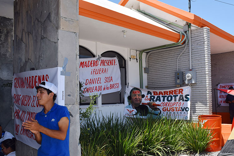Una Tras Otra Los hombres afines a Cabeza de Vaca