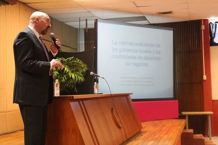 Promueve UADCS-UAT en estudiantes la internacionalización de negocios