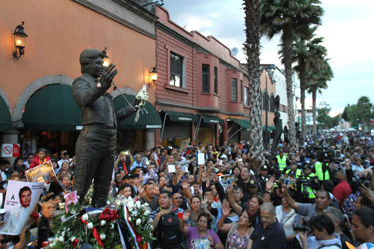 Descartan homenaje a Juan Gabriel en los Grammy Latino