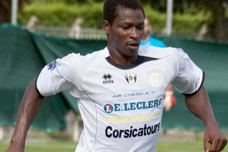 Muere jugador africano en pleno partido en Francia