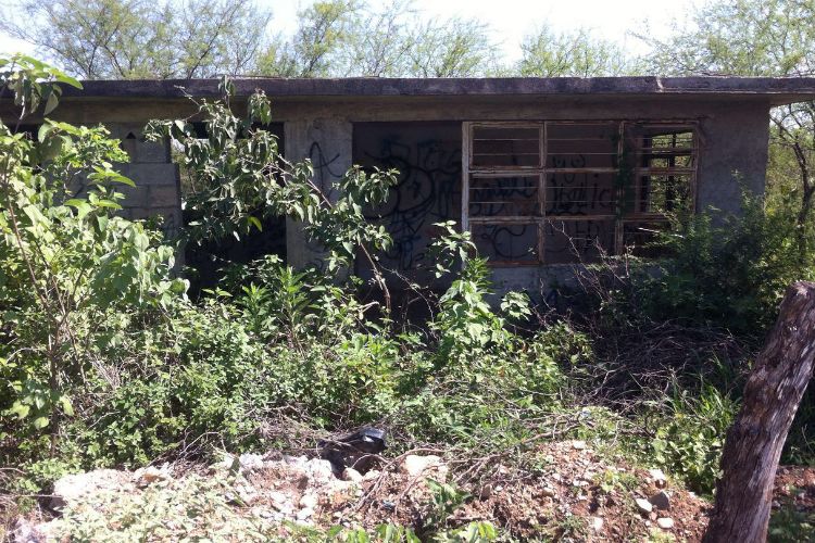 Lote baldío en ejido expone a estudiantes a inseguridad