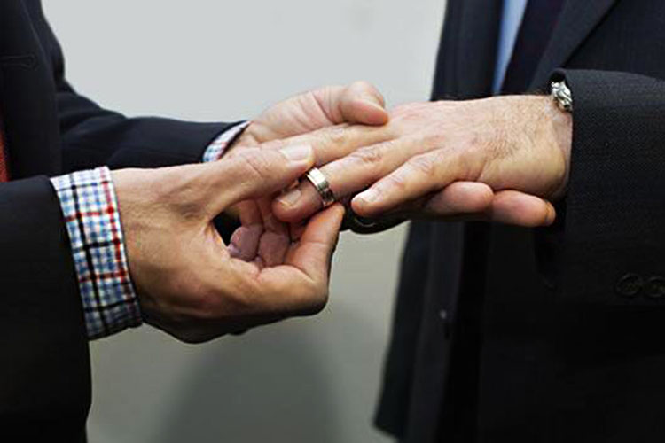 El matrimonio es más que “formas antinaturales”: Obispo