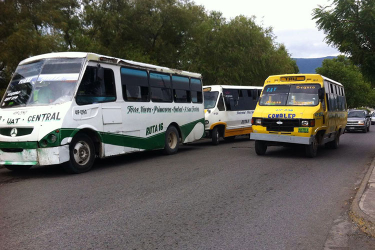 COMAPA miente; siguen los cortes en colonias, acusa Guillén