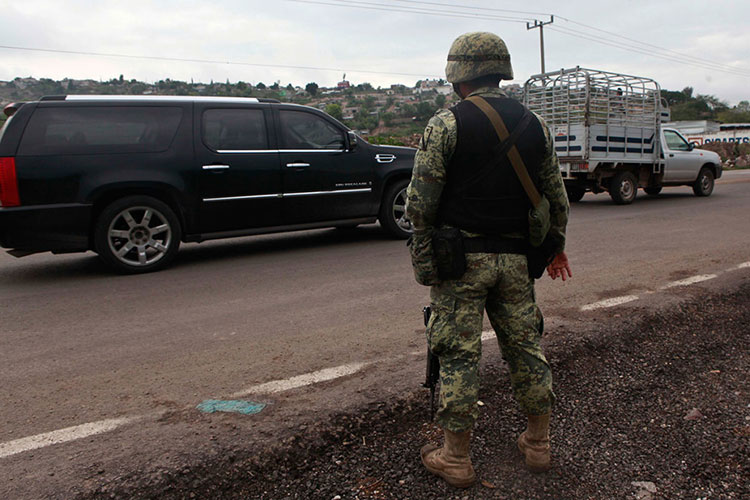 Hallan ejecutados al secretario de Obras de Chilapa, su chofer y un escolta