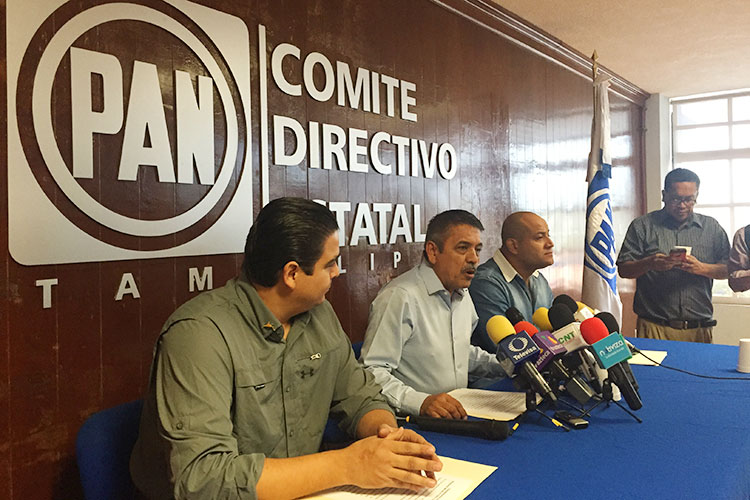 PAN califica de despojo retiro de Diputación