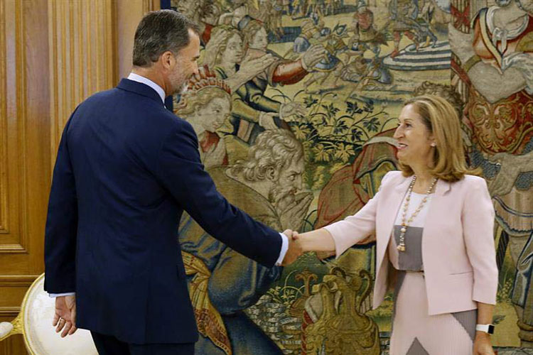 Rey de España da tiempo a partidos para resolver crisis política