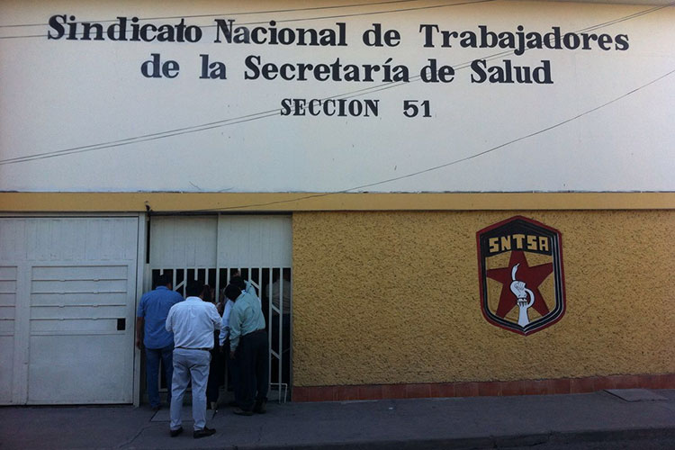Malos manejos administrativos causan manfiestación en SNTSA