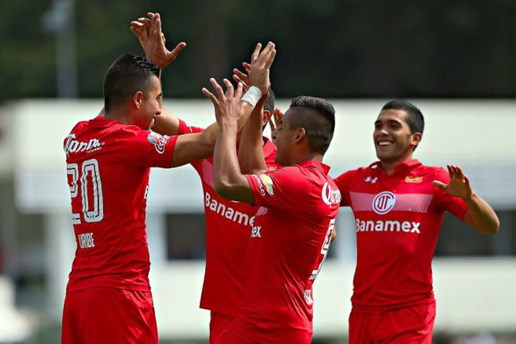 Toluca se impone ante Chivas