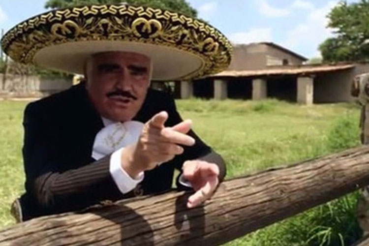 Vicente Fernández le dedica un corrido a Hillary Clinton