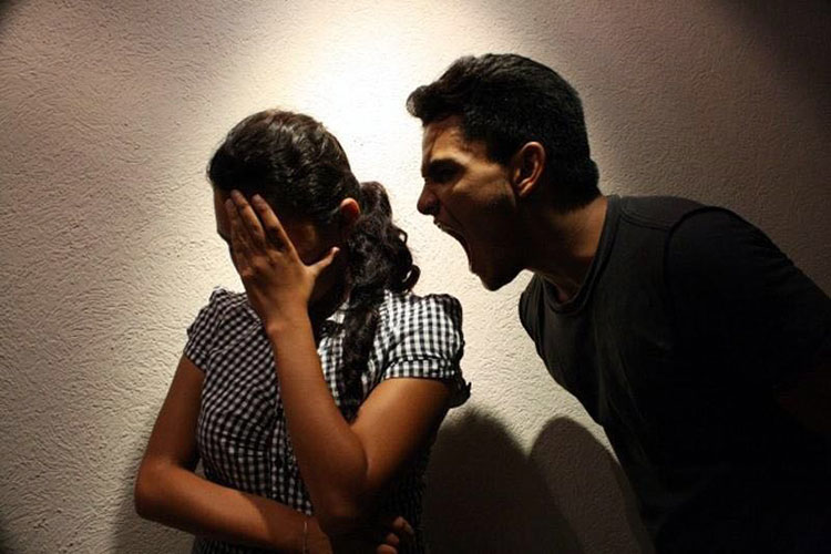 Lujos “obligan” a mujeres a aguantar violencia intrafamiliar: regidora