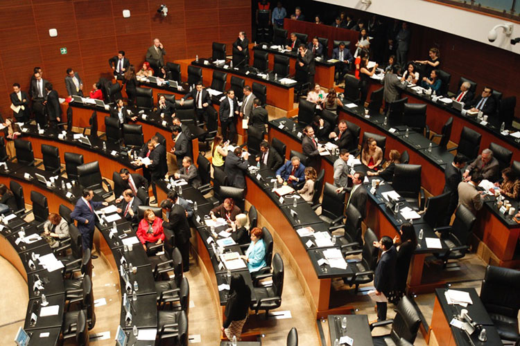 PAN y PRD insisten en reducir 50% de fondos para partidos
