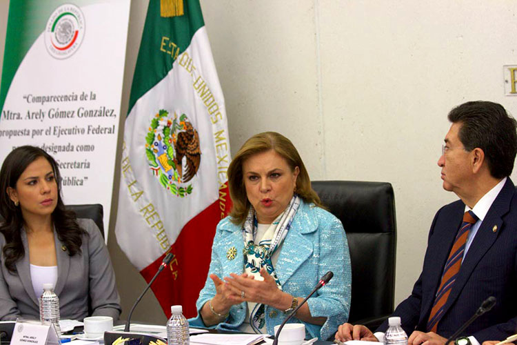 Comparece Arely Gómez en el Senado para encabezar la SFP