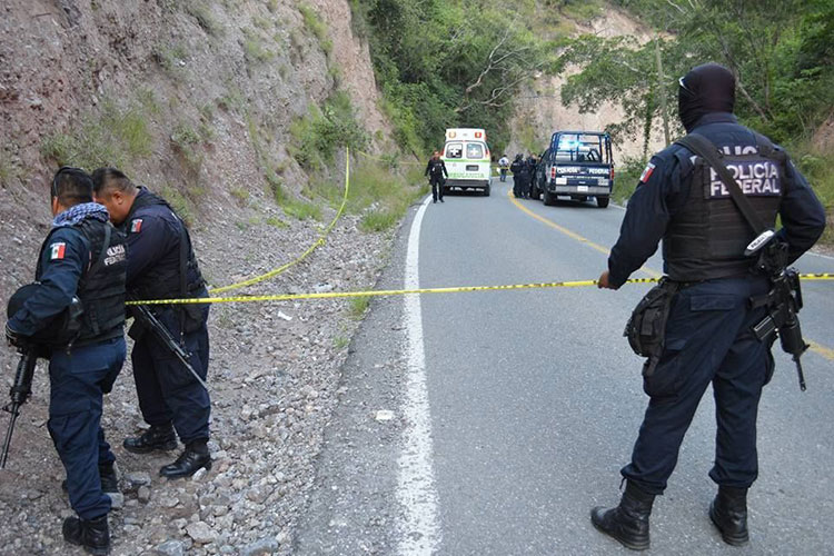 Dos normalistas de Ayotzinapa, entre asesinados en asalto en Chilpancingo