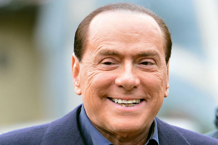 Hospitalizan de emergencia a Berlusconi en Nueva York