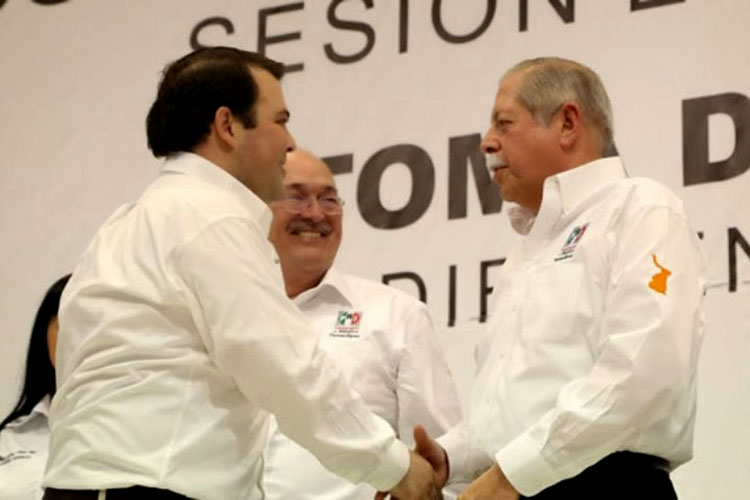 Se desmarca Morris del ex gobernador