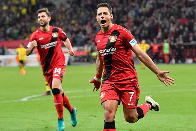 ‘Chicharito’ sigue encendido; Leverkusen vence al Dortmund