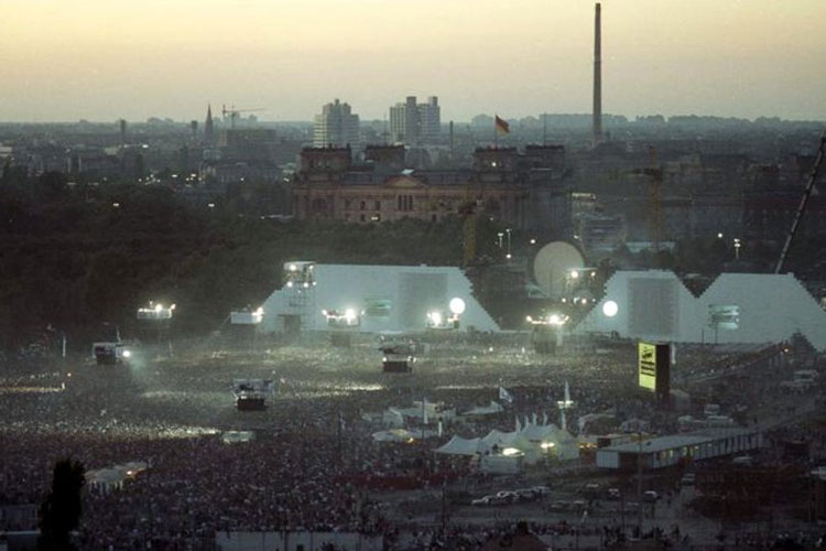 Berlín inicia festejos por 26 años de unificación