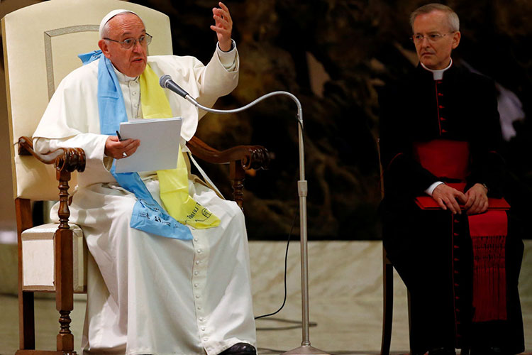 El Papa insta afrontar de raíz la crisis de migrantes menores