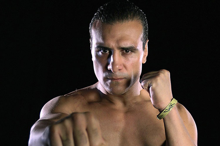 Alberto ‘El Patrón’ muestra sus heridas tras altercado