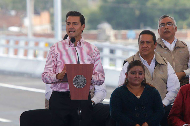EPN entrega en Michoacán la autopista Cuitzeo-Patzcuaro
